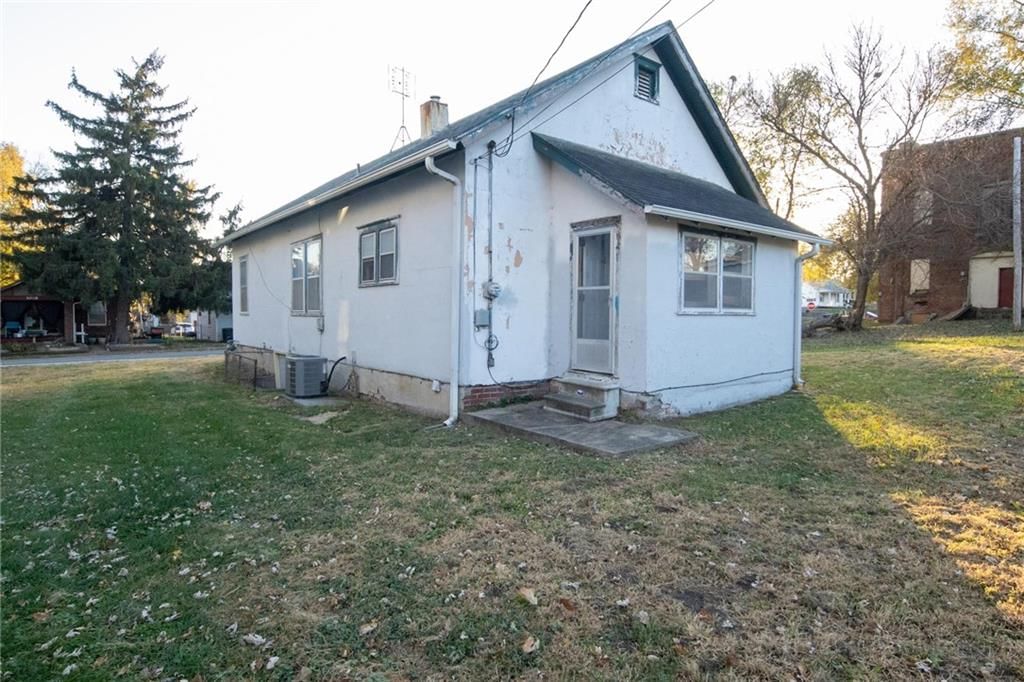 1015 Corby Street — photo 23