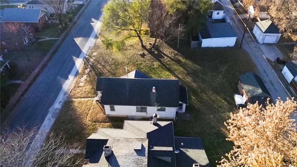 1015 Corby Street — photo 26