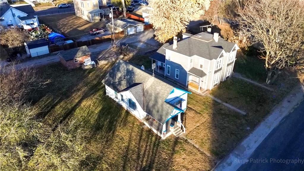 1015 Corby Street — photo 27
