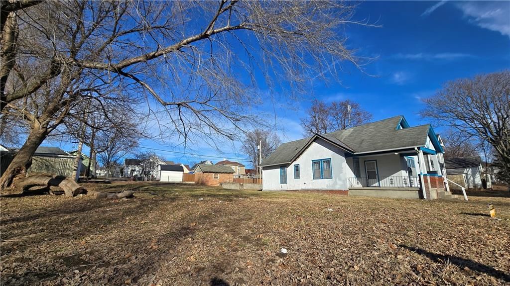 1015 Corby Street — photo 28