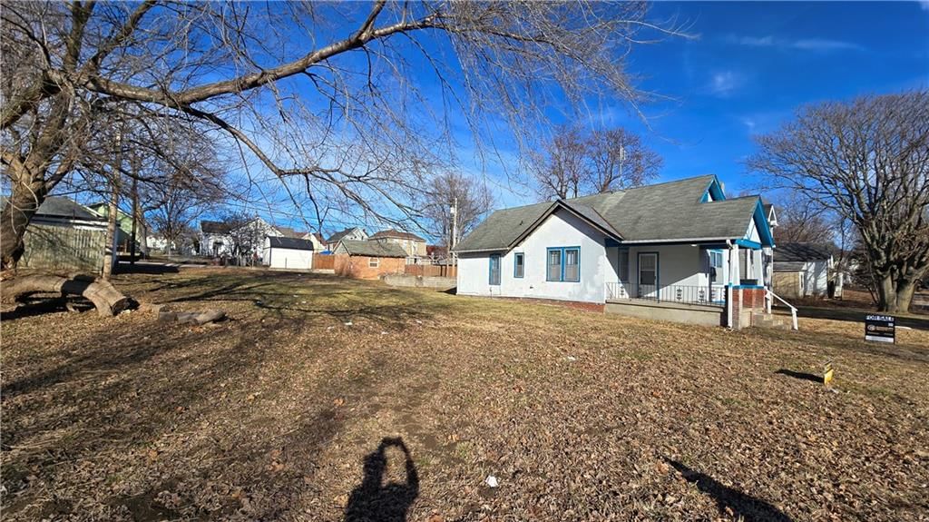 1015 Corby Street — photo 29