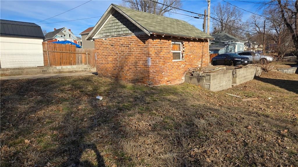 1015 Corby Street — photo 30