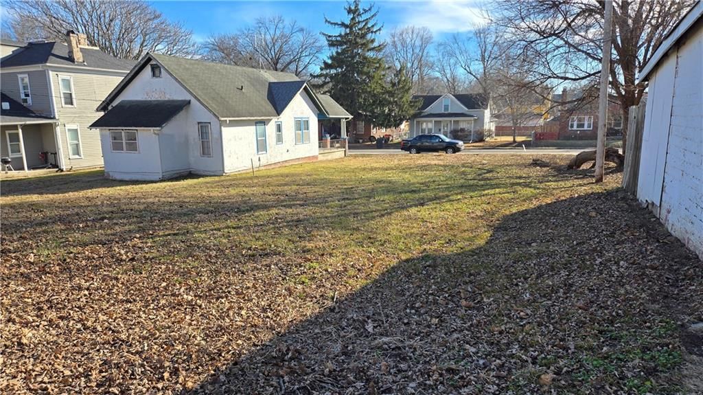 1015 Corby Street — photo 31