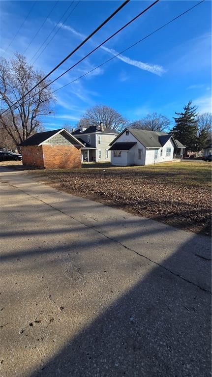 1015 Corby Street — photo 32