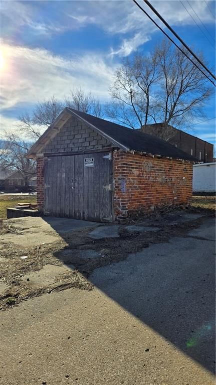 1015 Corby Street — photo 33
