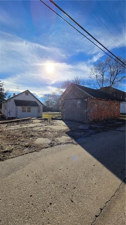 1015 Corby Street — photo 34