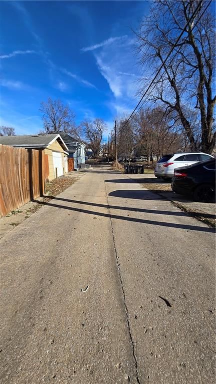 1015 Corby Street — photo 36