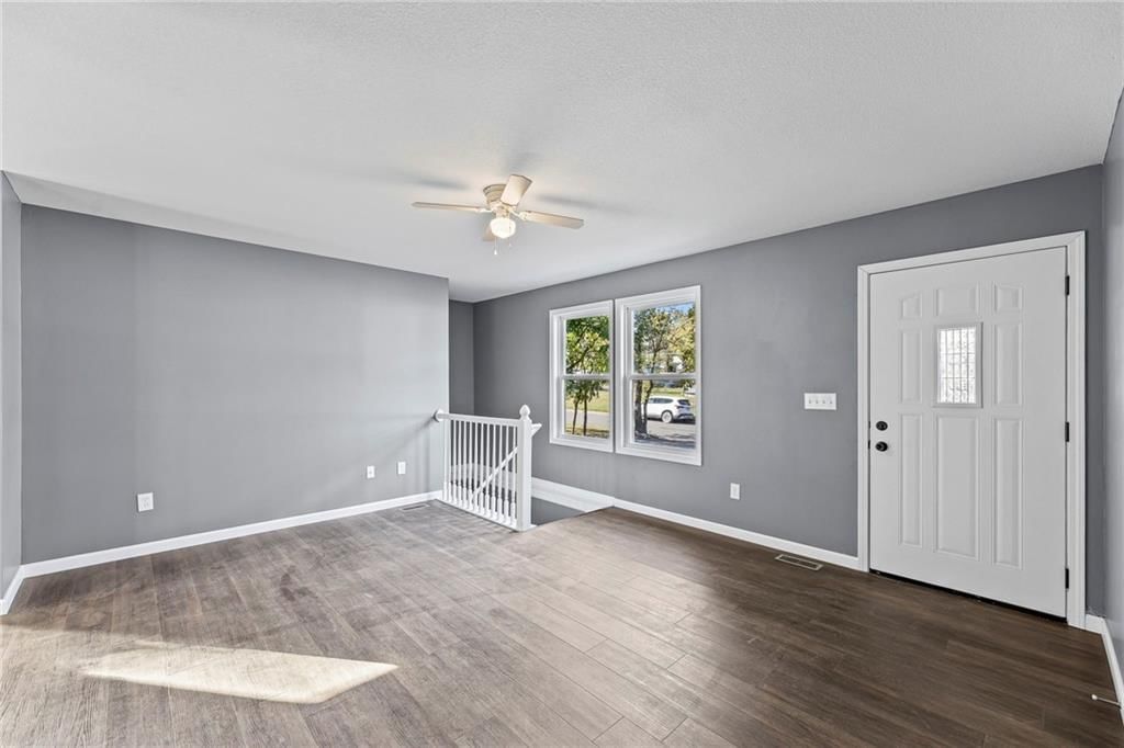 210 E Powhattan Street — photo 4