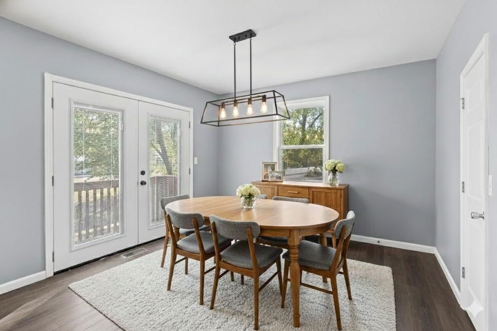 210 E Powhattan Street — photo 8