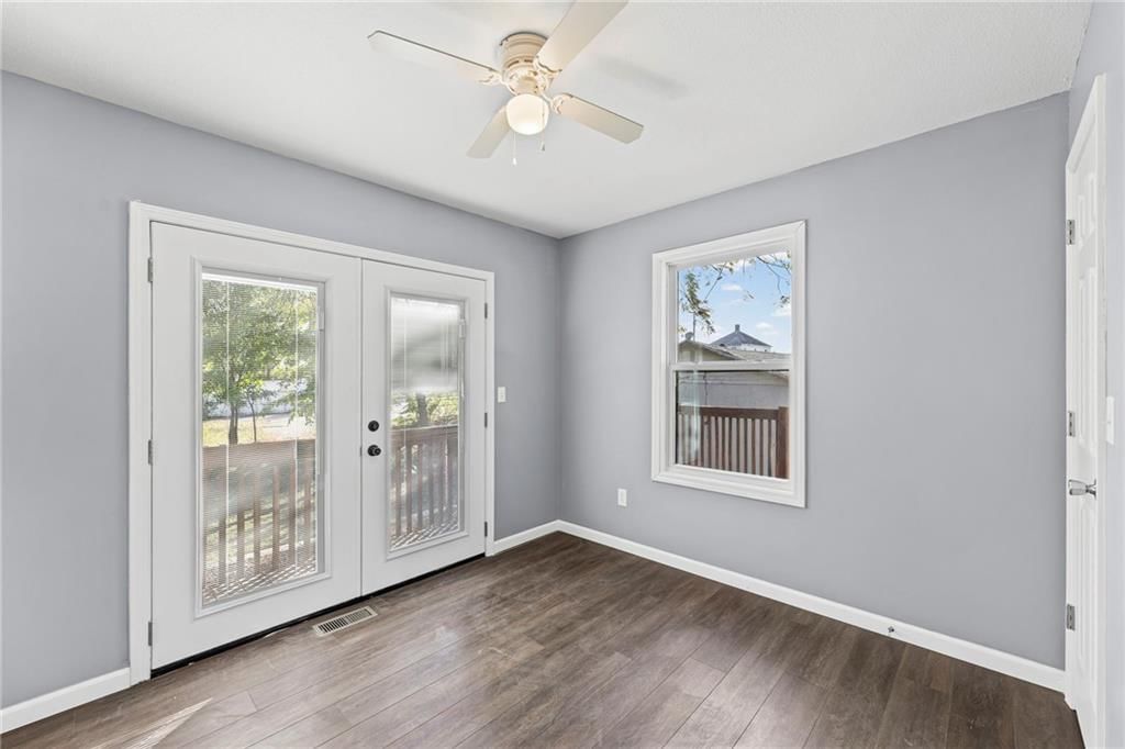 210 E Powhattan Street — photo 9