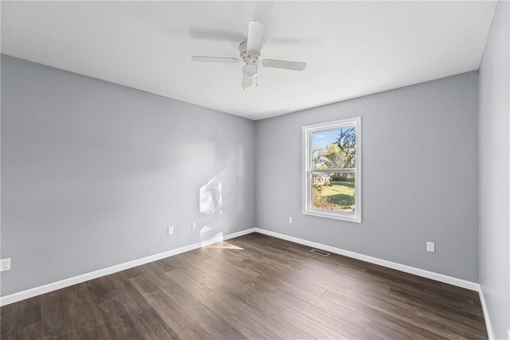 210 E Powhattan Street — photo 15