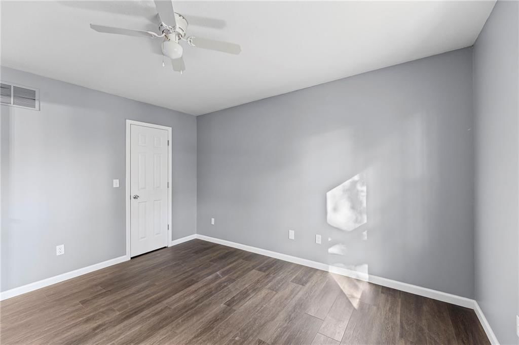 210 E Powhattan Street — photo 16