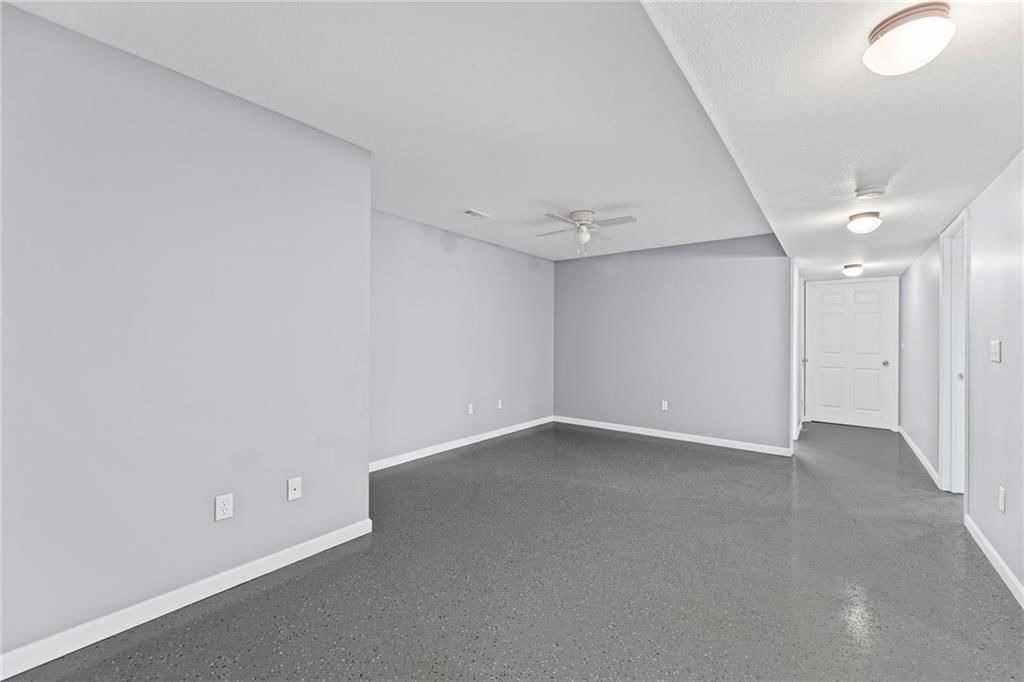 210 E Powhattan Street — photo 20