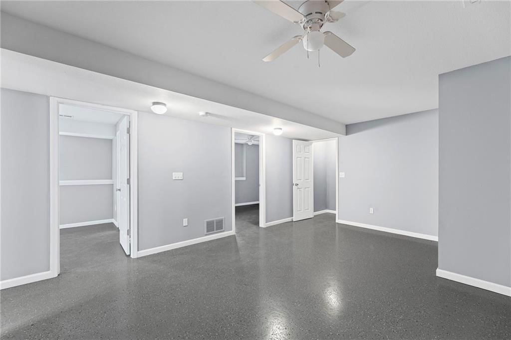 210 E Powhattan Street — photo 22