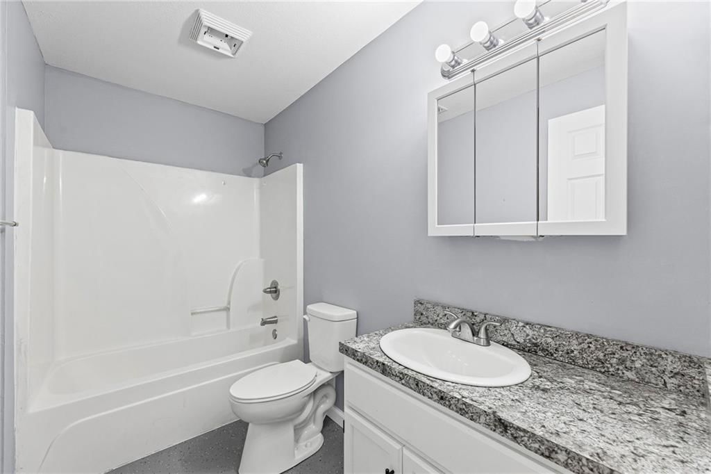210 E Powhattan Street — photo 27