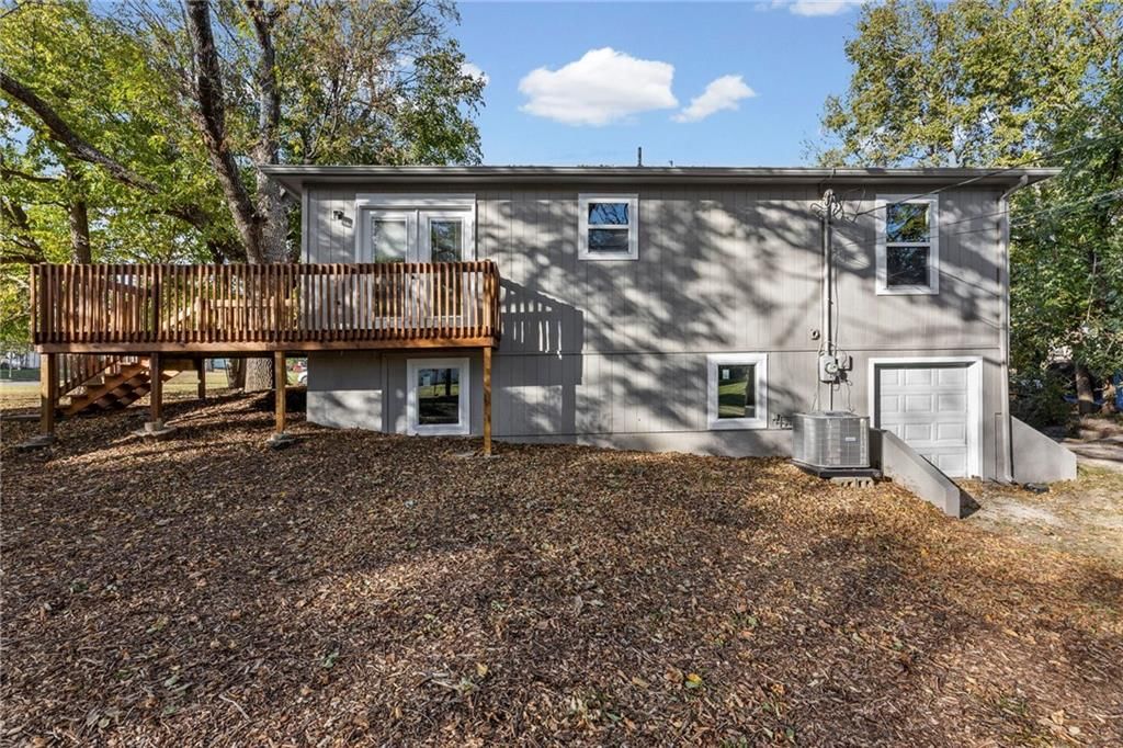 210 E Powhattan Street — photo 33