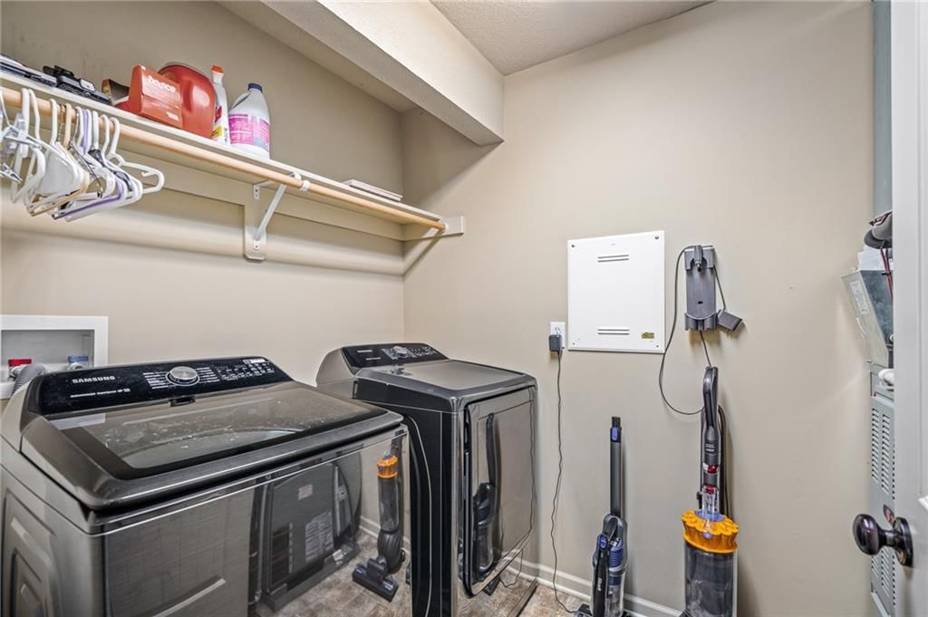 8925 Inkster Street — photo 29