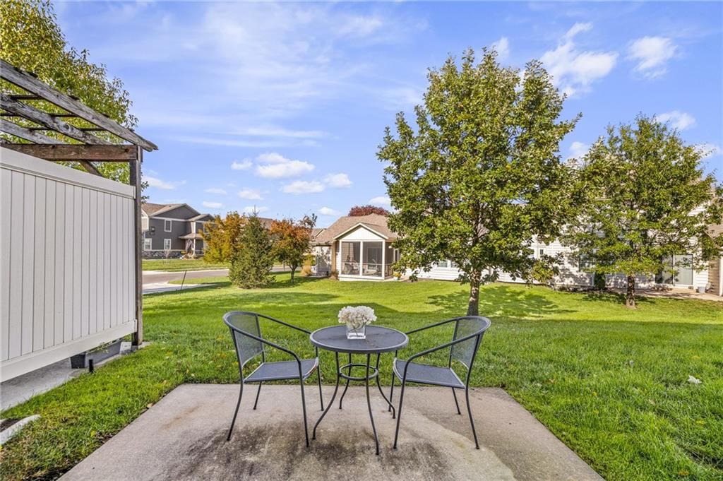 8925 Inkster Street — photo 31