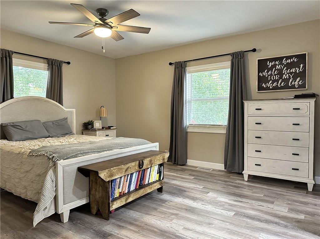 1712 Hillcrest Drive — photo 11