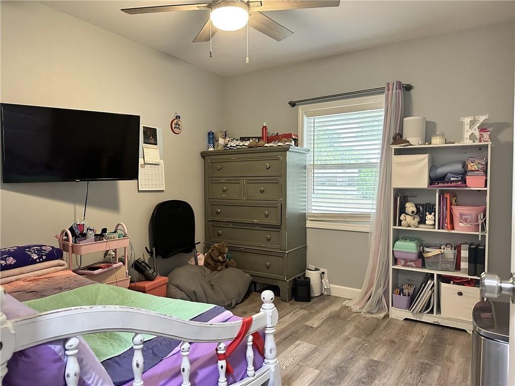 1712 Hillcrest Drive — photo 15