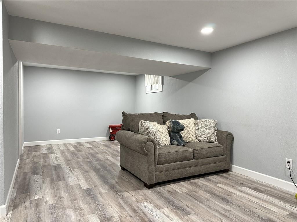1712 Hillcrest Drive — photo 26