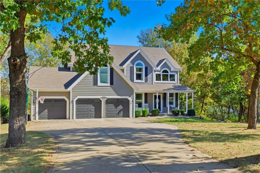 16516 149th Court, Bonner Springs, KS