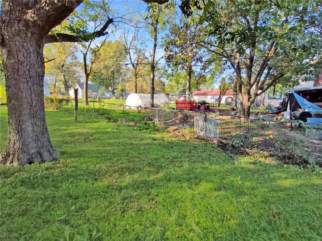 409 E Walker Street — photo 2