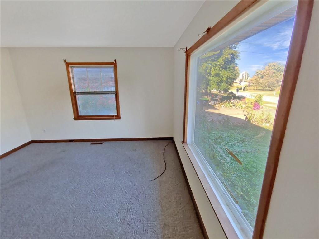 409 E Walker Street — photo 3