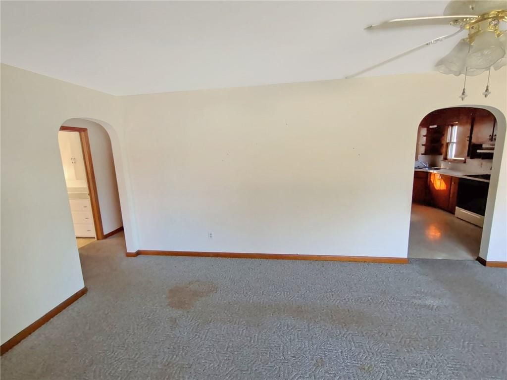 409 E Walker Street — photo 5