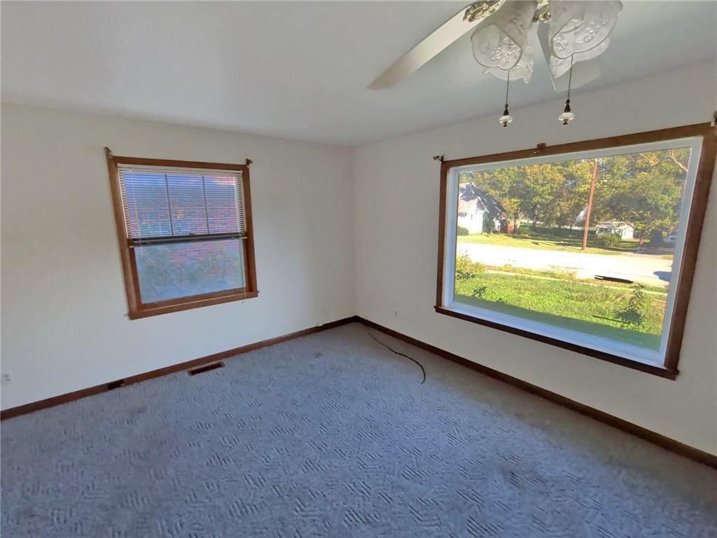 409 E Walker Street — photo 6