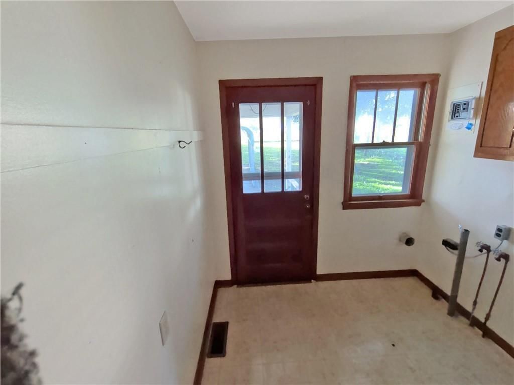 409 E Walker Street — photo 9