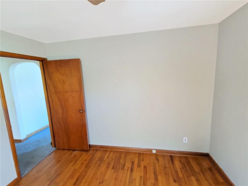 409 E Walker Street — photo 14