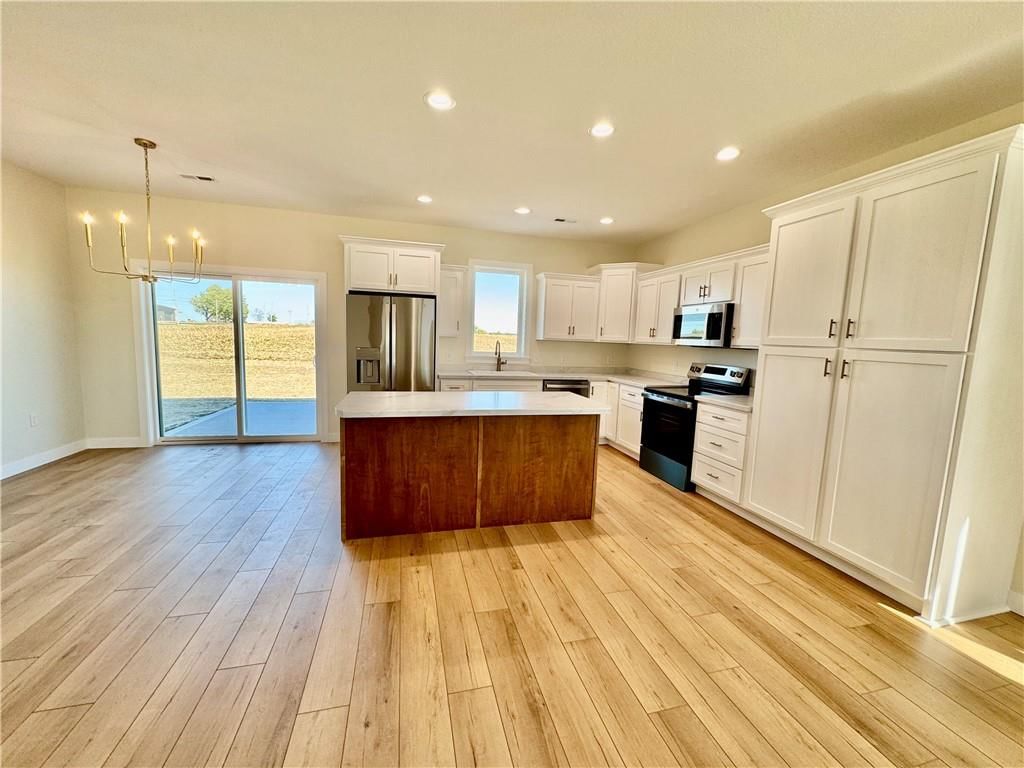 1321 W 19th Street — photo 3