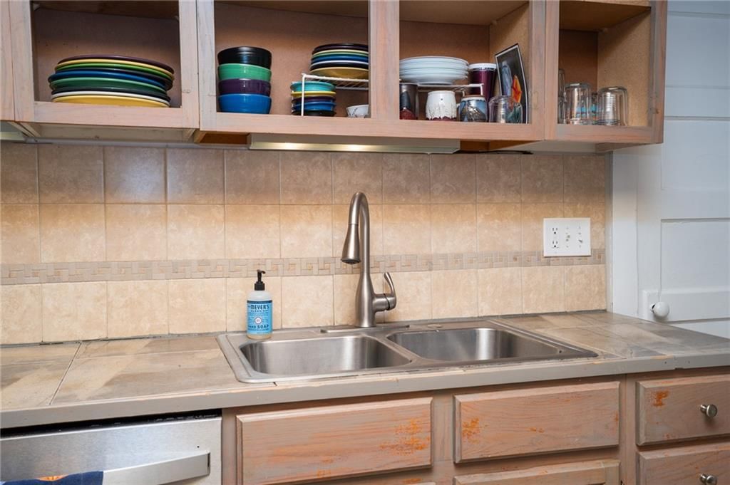 619 W 4th Street — photo 17