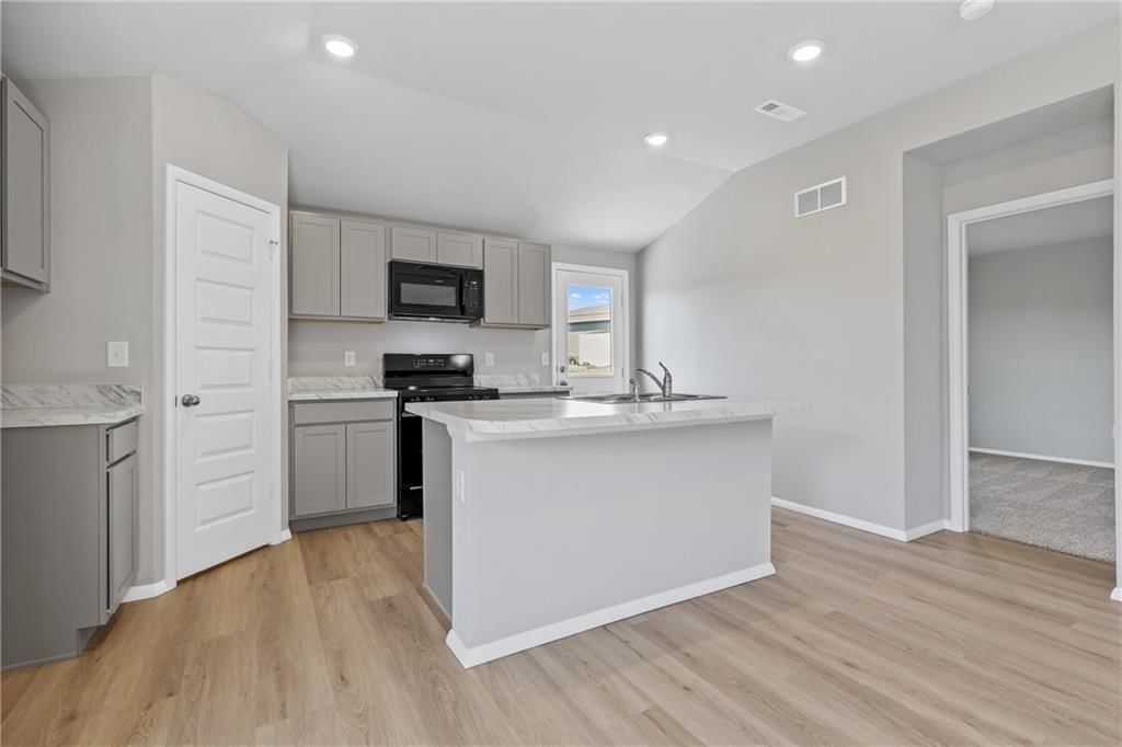 37754 W 208th Terrace — photo 5