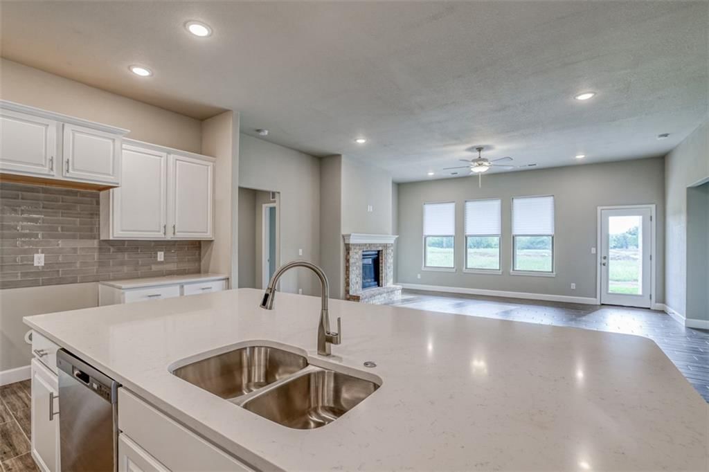 25371 W 84th Street — photo 8