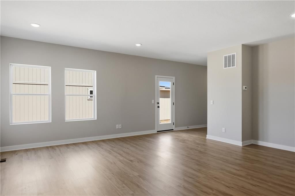 15531 E 48th Street — photo 12
