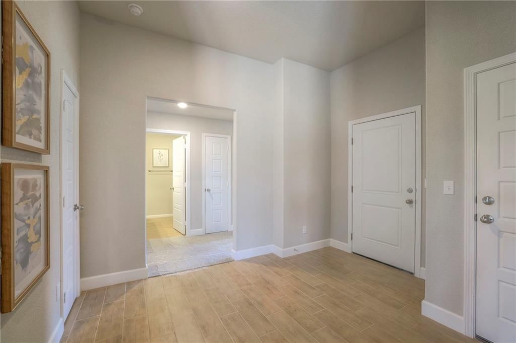 25492 W 84th Terrace — photo 3