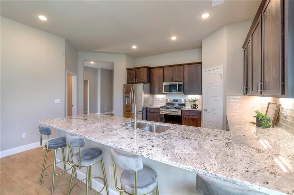 25492 W 84th Terrace — photo 10