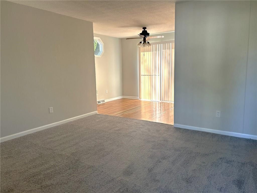 220 SE Kings Cross Road — photo 4
