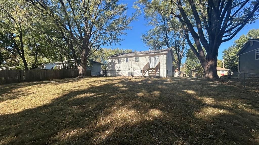 220 SE Kings Cross Road — photo 20