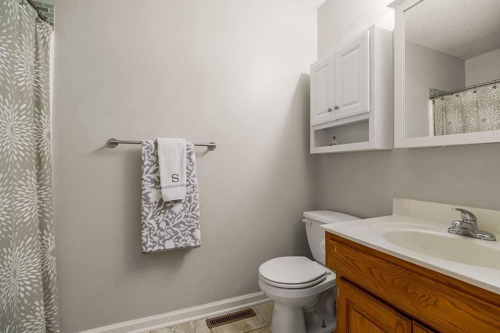 Photo 20 of 30 - 8002 NE 107th Street