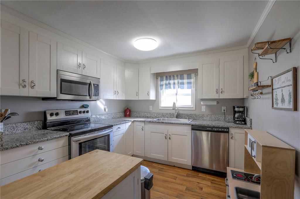 915 Dickinson Road — photo 9