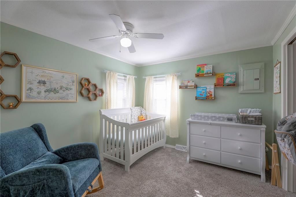 915 Dickinson Road — photo 21