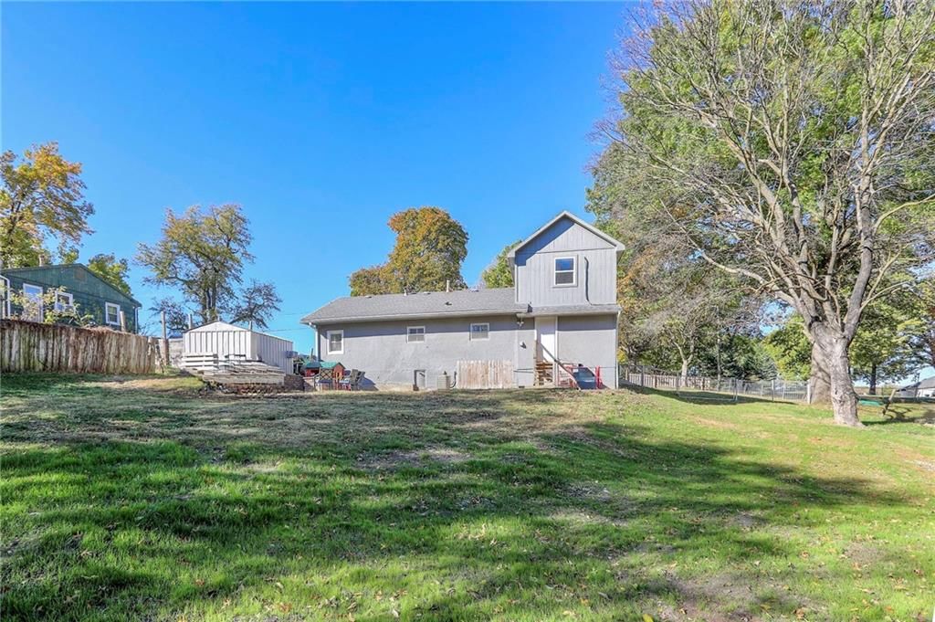 915 Dickinson Road — photo 30