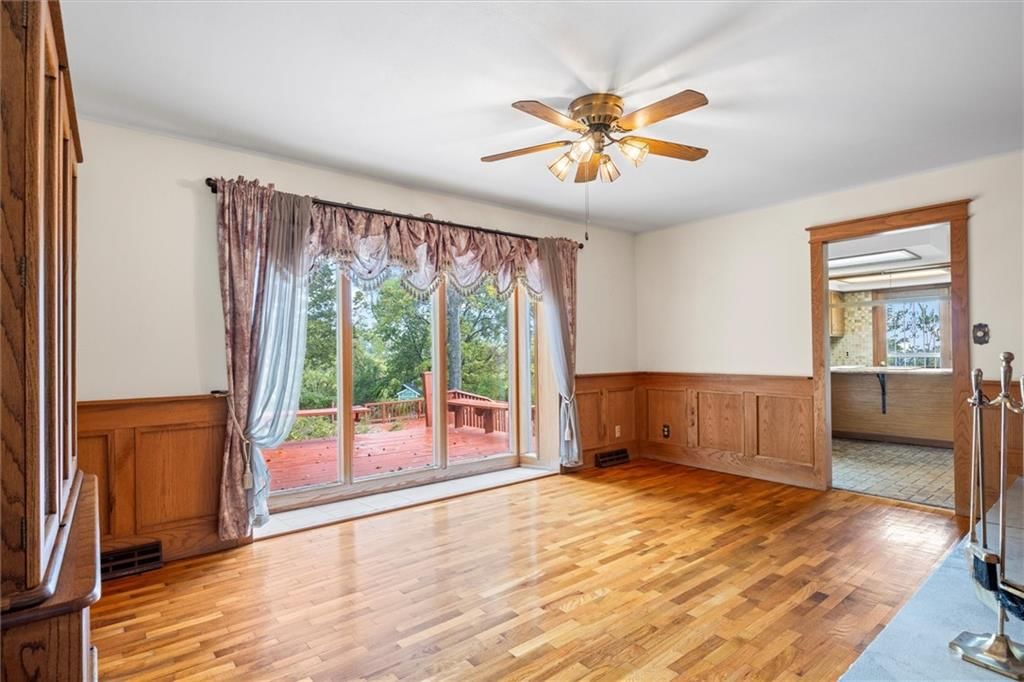 Photo 14 of 43 - 1929 Westwood Drive