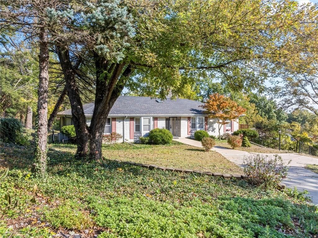 Photo 41 of 43 - 1929 Westwood Drive