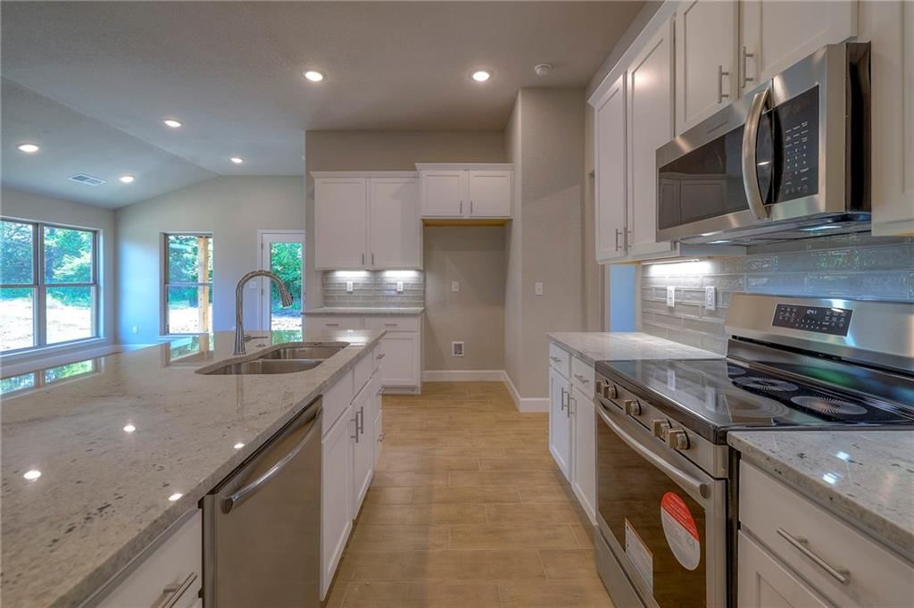 25481 W 84th Terrace — photo 12