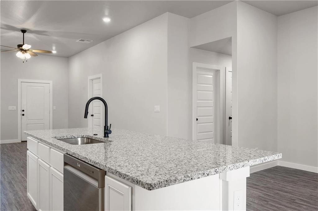 26555 W 83rd Terrace — photo 8