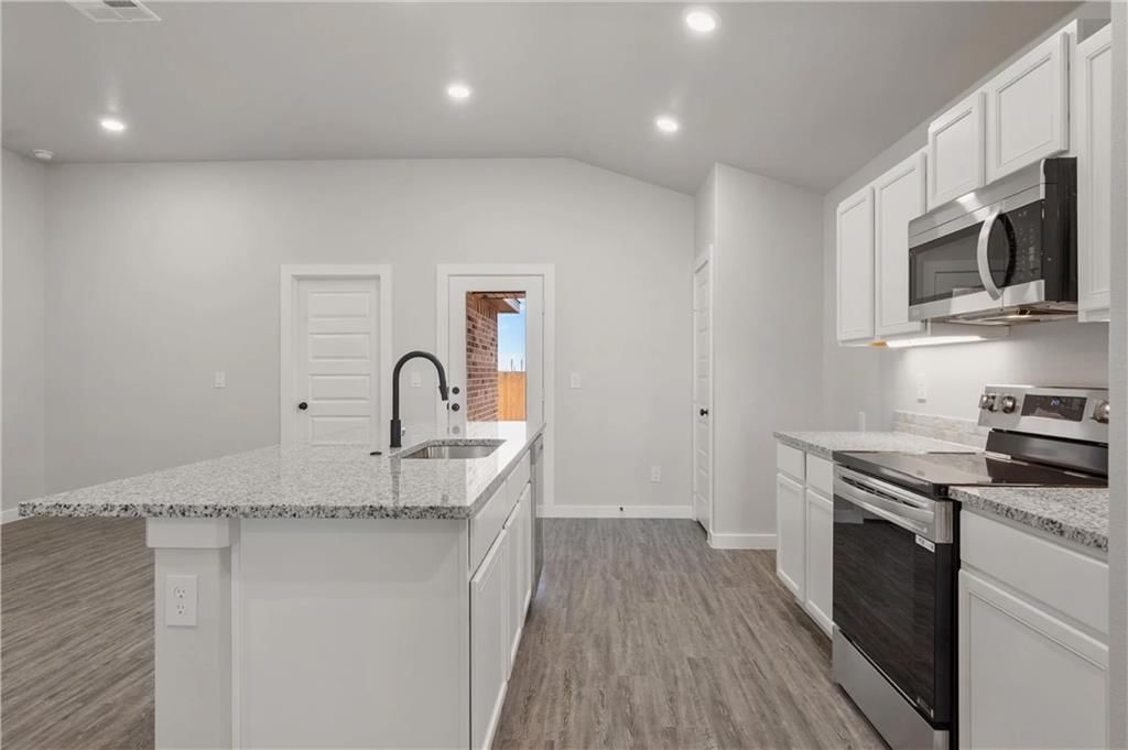 26555 W 83rd Terrace — photo 9